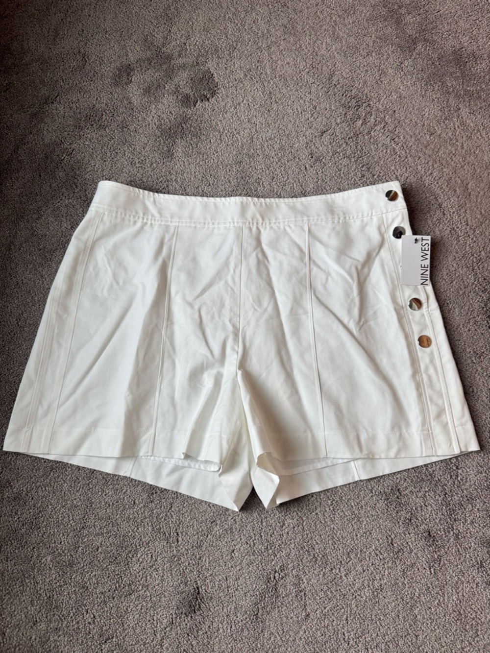 Nine West White Tailored Shorts SIZE XXL Gold Side Button Detail